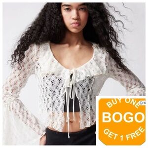 Urban Outfitters Top White Gossamer Crochet Flyaway. Size Small